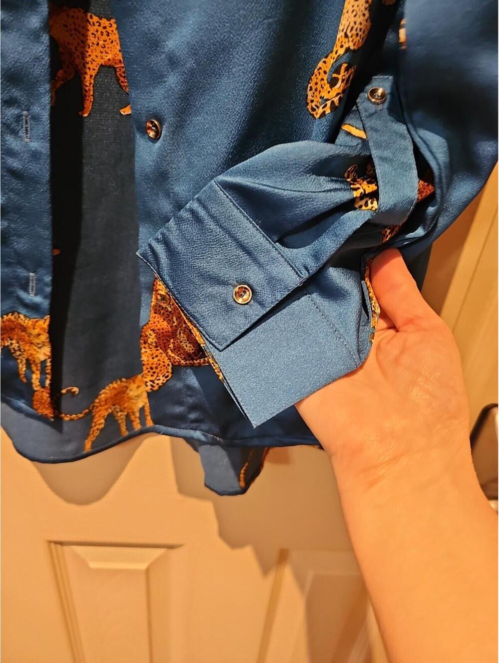 Umgee cheetah button up Turquoise Blouse With Gold Accents  Size L - Picture 5 of 7
